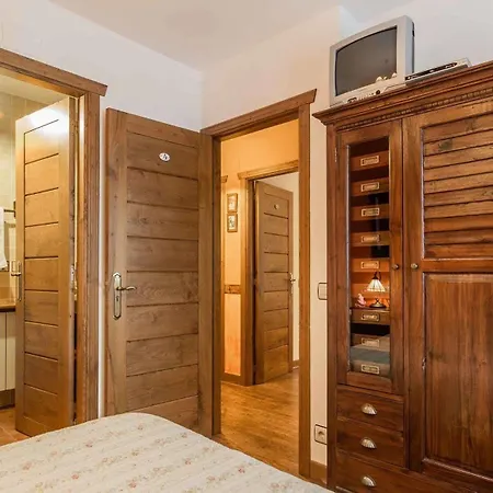 - La Pumarada De Limes I Landhaus *